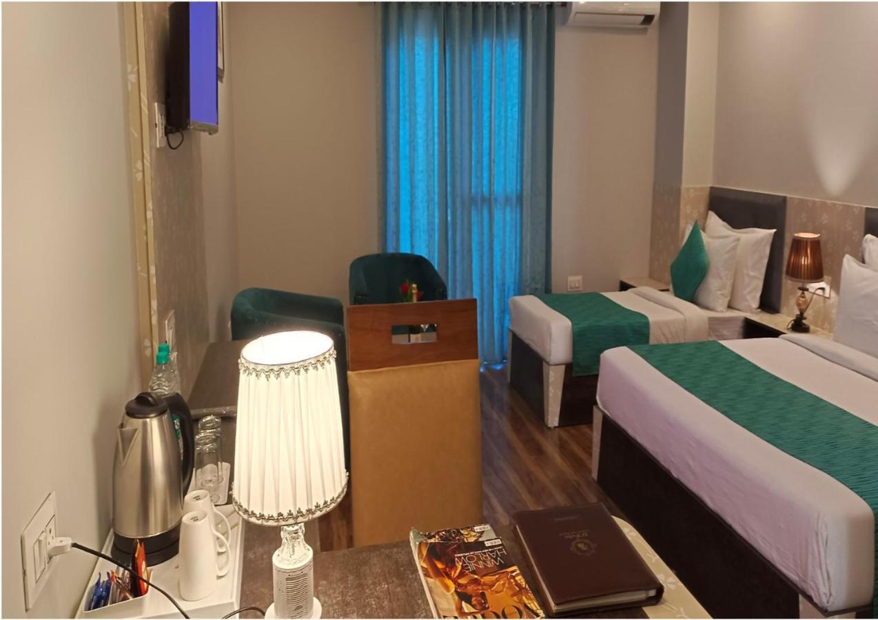 Hotel Square One By D'Polo ดารัมซาลา ภายนอก รูปภาพ