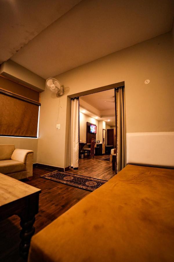 Hotel Square One By D'Polo ดารัมซาลา ภายนอก รูปภาพ