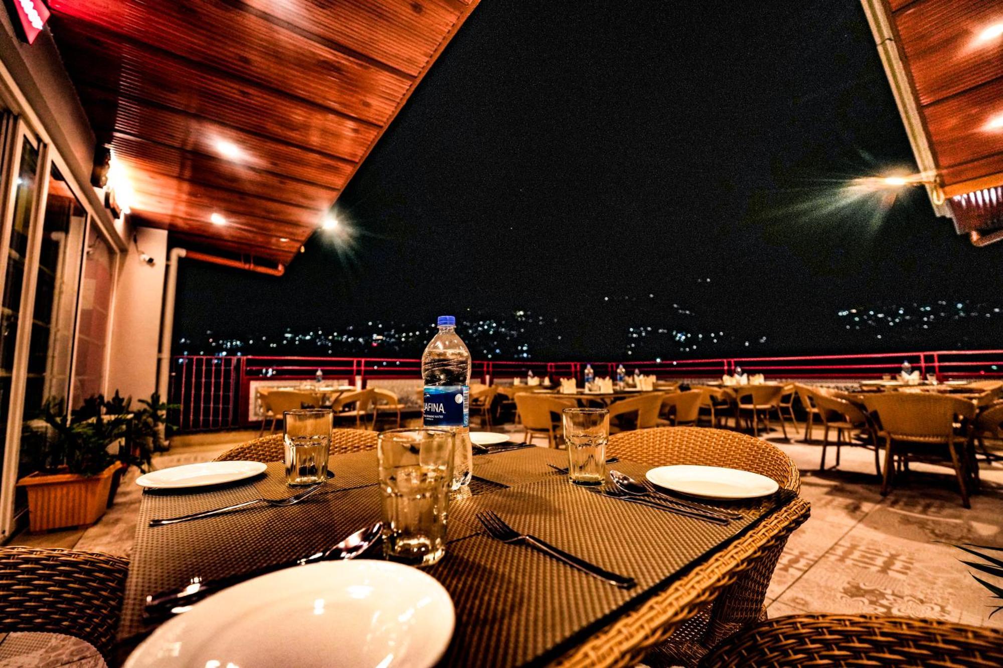 Hotel Square One By D'Polo ดารัมซาลา ภายนอก รูปภาพ