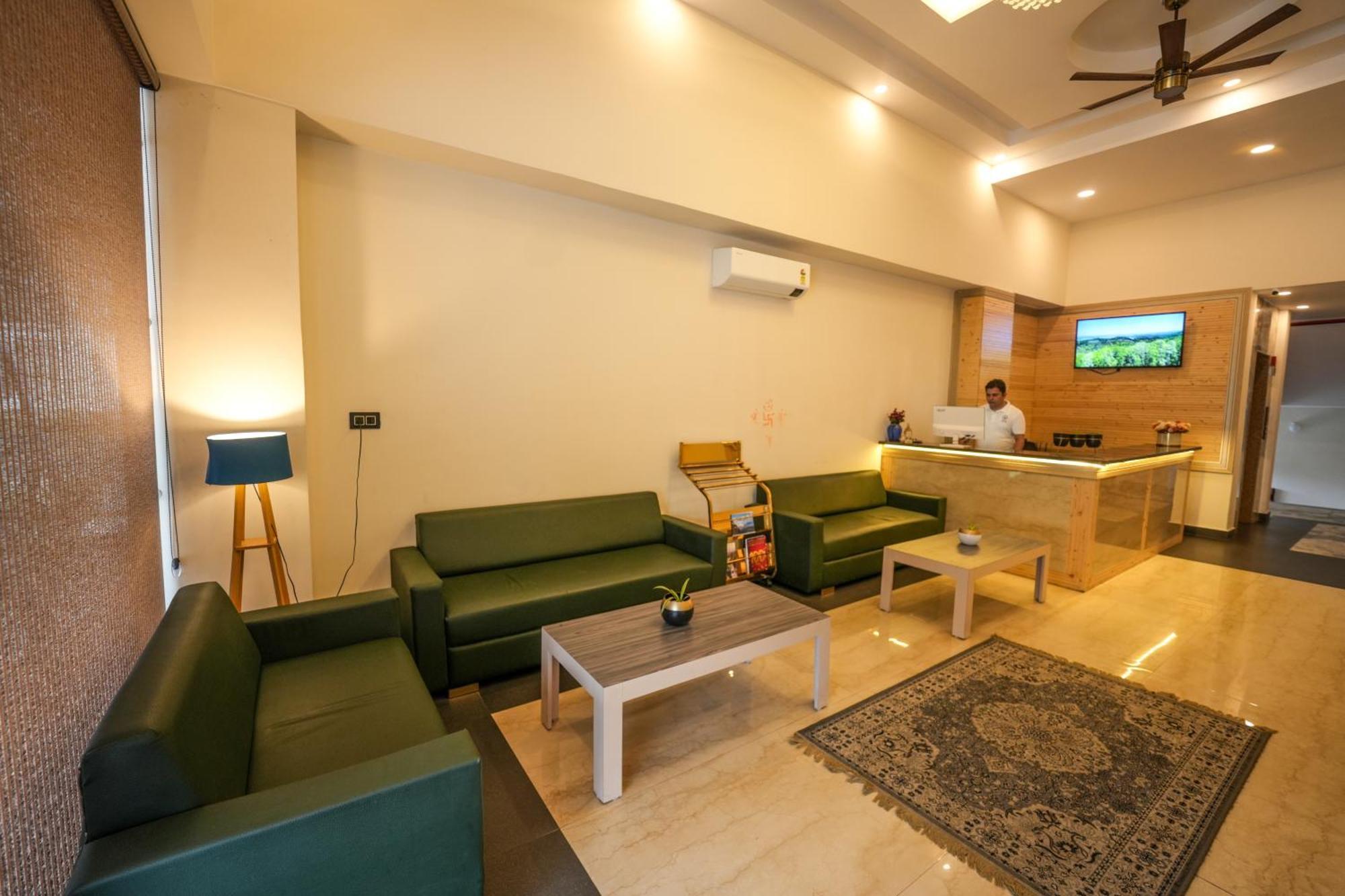Hotel Square One By D'Polo ดารัมซาลา ภายนอก รูปภาพ